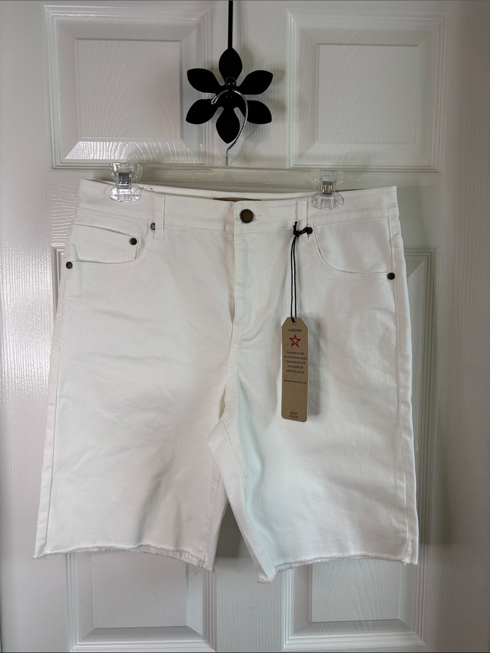 Red Star White Denim Shorts Size 10 NWT
